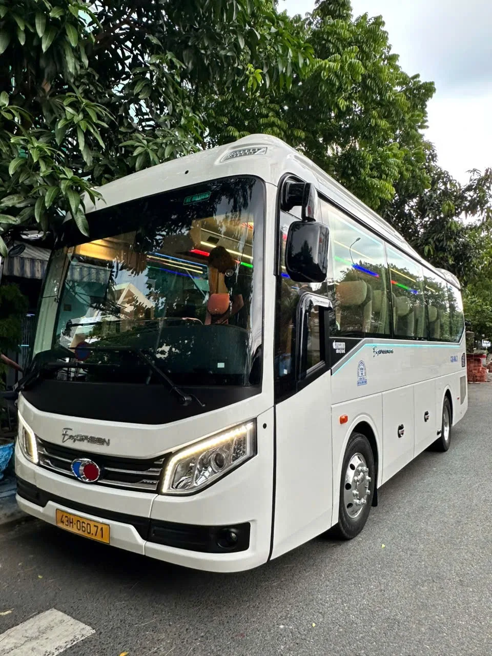 Tour riêng có hướng dẫn - xe buýt 35 chỗ